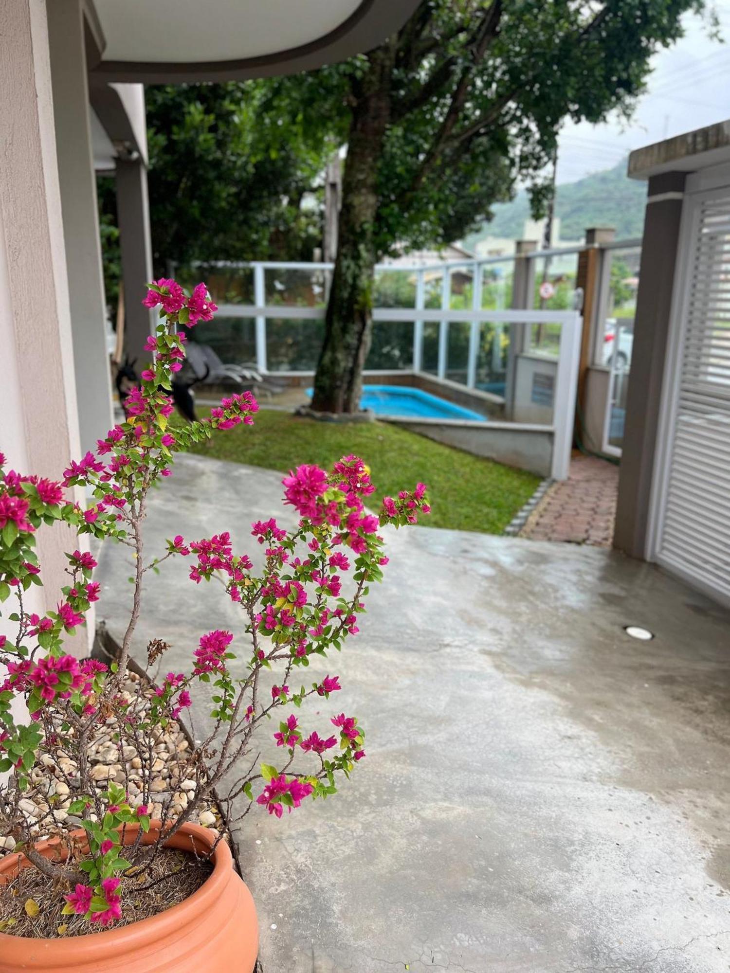 Residencial Tia Dilma Διαμέρισμα Bombinhas Εξωτερικό φωτογραφία